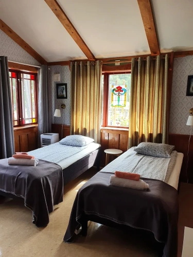 Standard Twin room with lake view