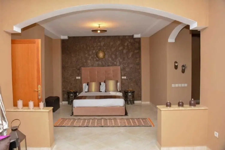 4 Bedrooms Villa