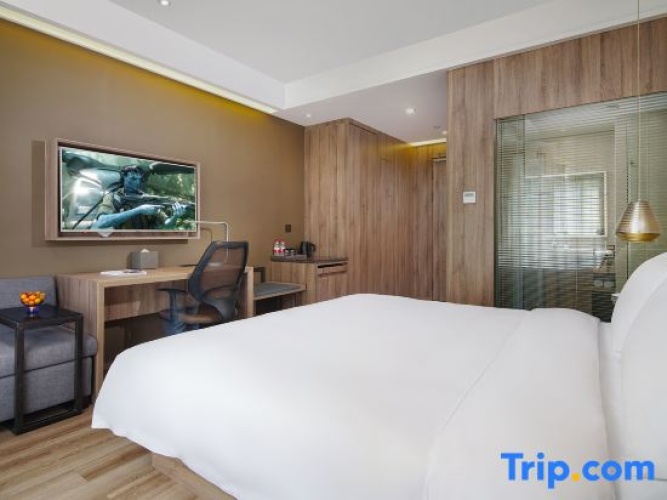 Standard Double room with street view