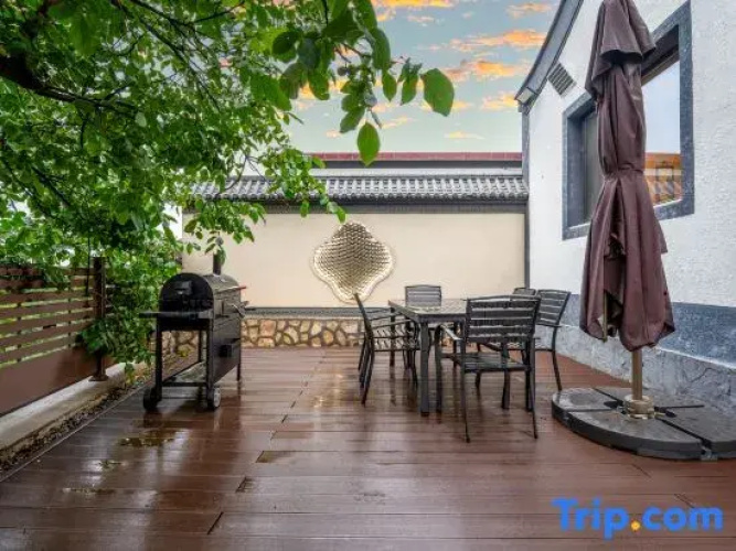 Yunshan Courtyard House