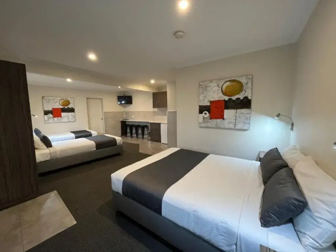 1 Bedroom Superior Family room
