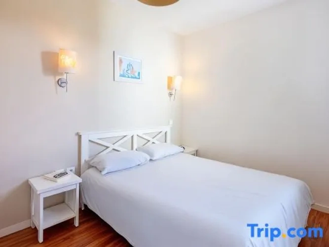3 Bedrooms Bed in Dorm
