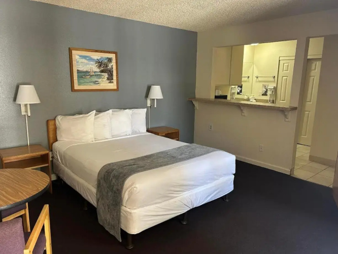 California Suites Hotel