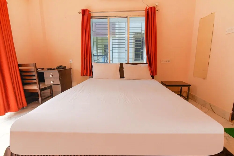 FabHotel Ashraya Inn