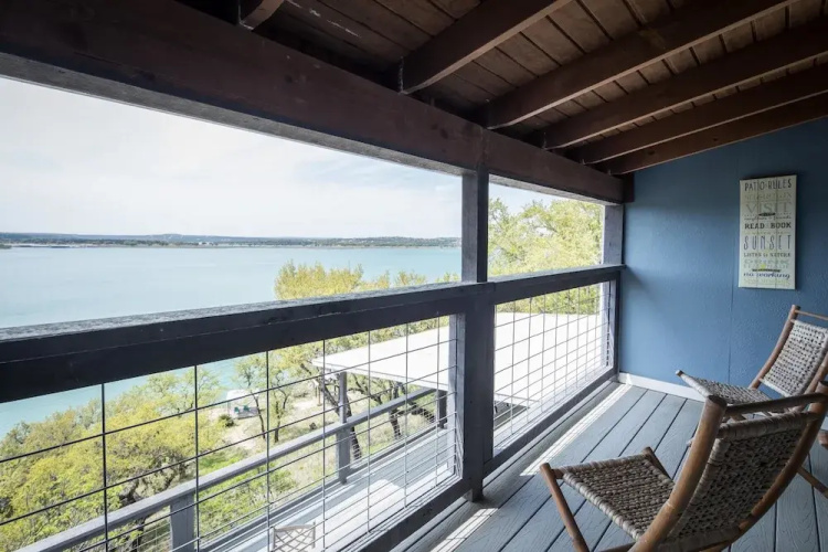Lakeside Villa by RedAwning