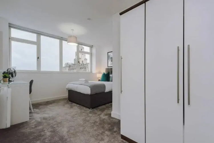 Host Stay Waterfront Penthouse