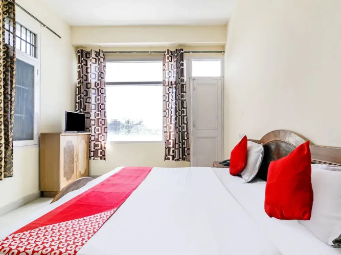 OYO 7483 Hotel Modgil