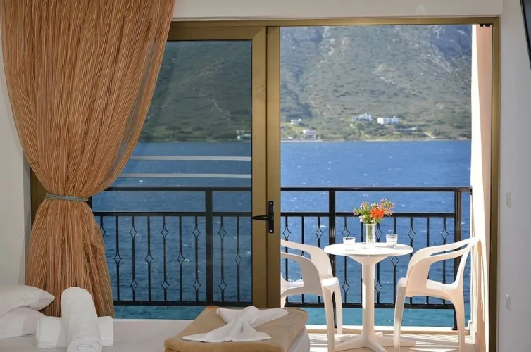 Standard room with balcony and with sea view