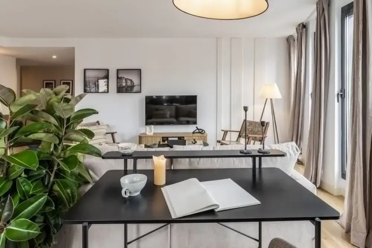 Dono - 3 Bedrooms Apartment in Chueca