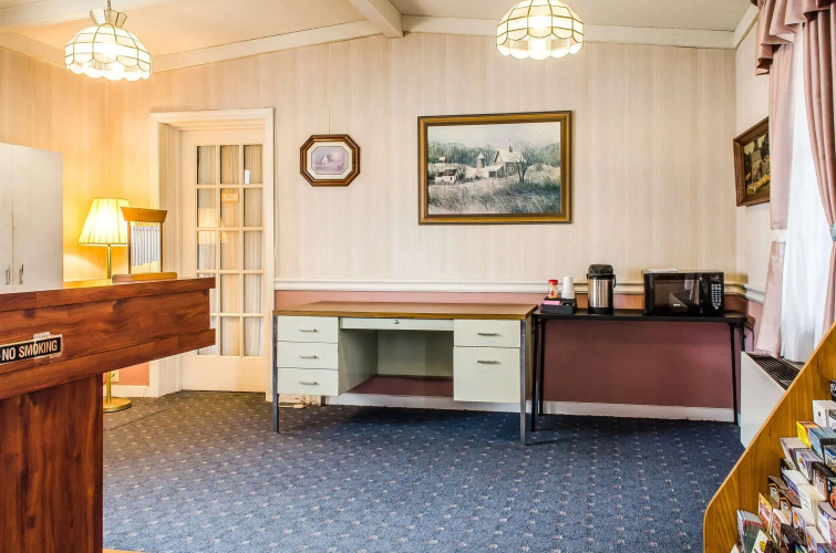 Rodeway Inn Akron