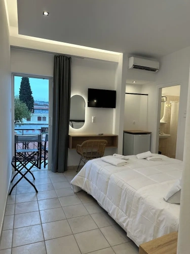 Standard Double room with city view