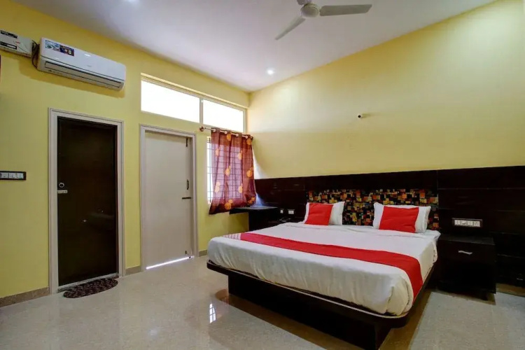 OYO 26801 Ss Residency