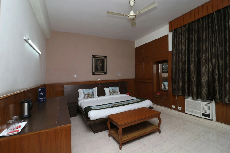 OYO 10177 A Gulshan Continental