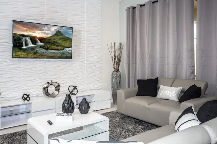 1557 Solara Resort 63253/63383