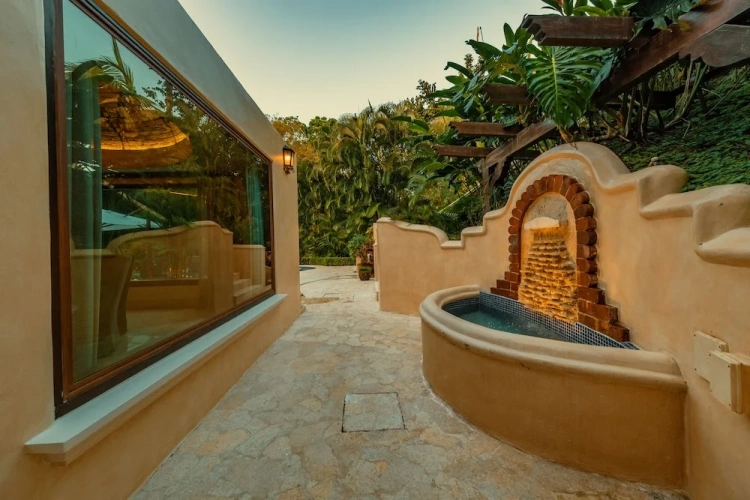 4 Bedrooms Standard room with garden view