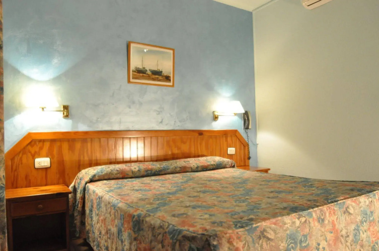 YOMO Petit Paris Hotel