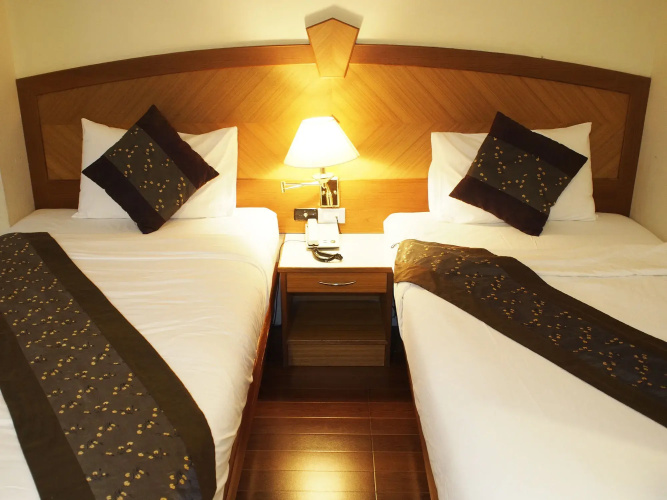NH Elegant Hotel
