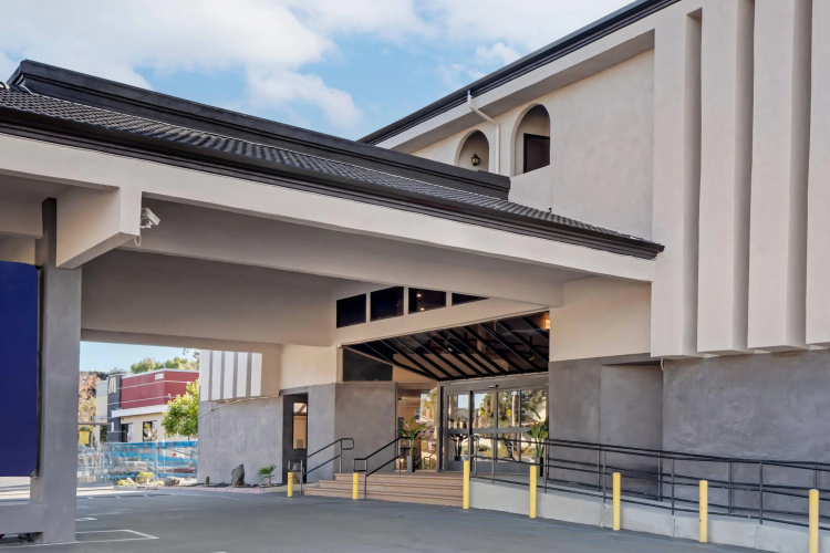 Quality Inn & Suites Irvine Spectrum photo 29