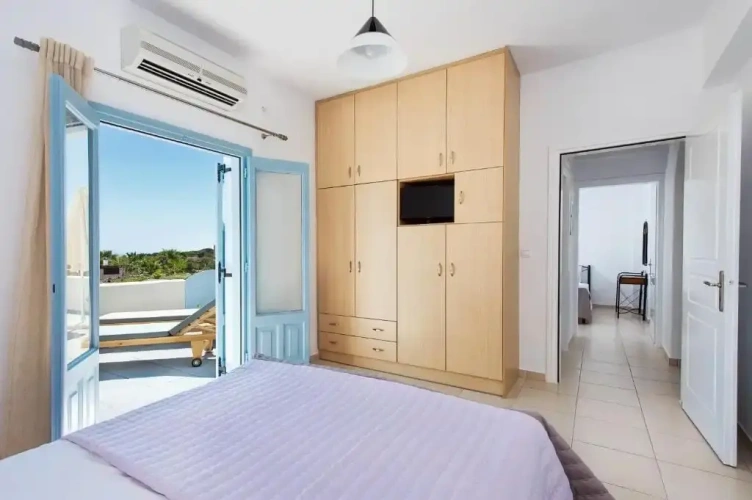 Cottage with sea view