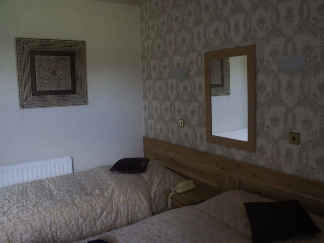 Plas Isa Hotel