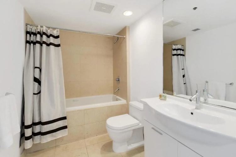 Posh Studio in Brickell by Sonder