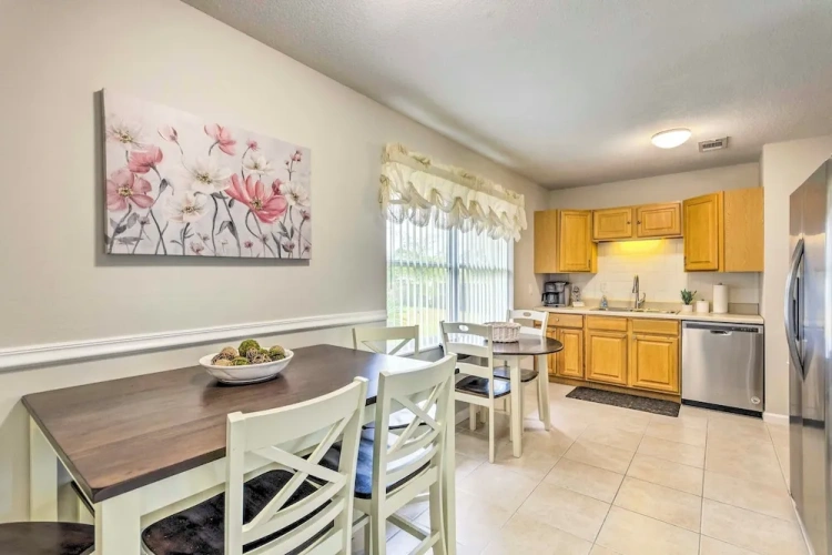 4 Bedrooms Cottage