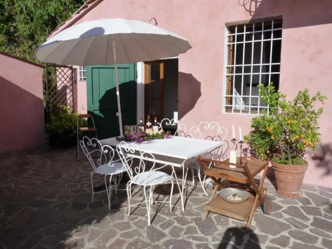 2 Bedrooms Cottage