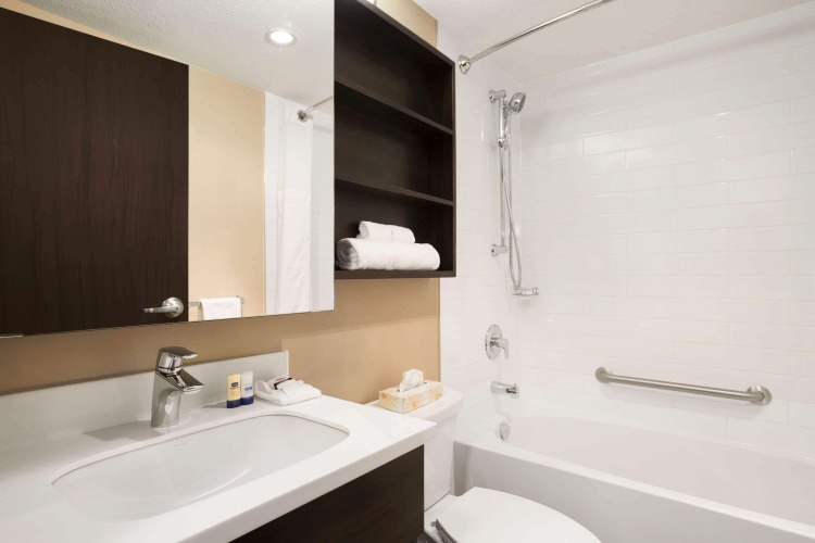 Microtel Inn & Suites by Wyndham Blackfalds Red Deer North photo 10