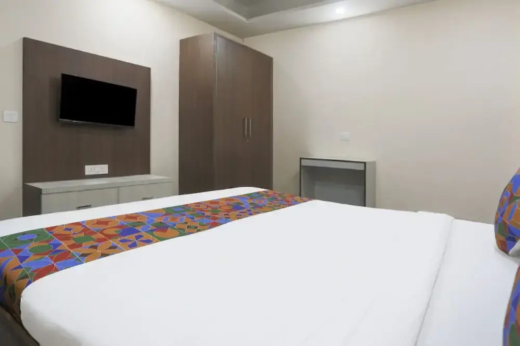 Fabhotel Bliss Premium