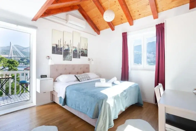 Superior Double room with balcony and with sea view