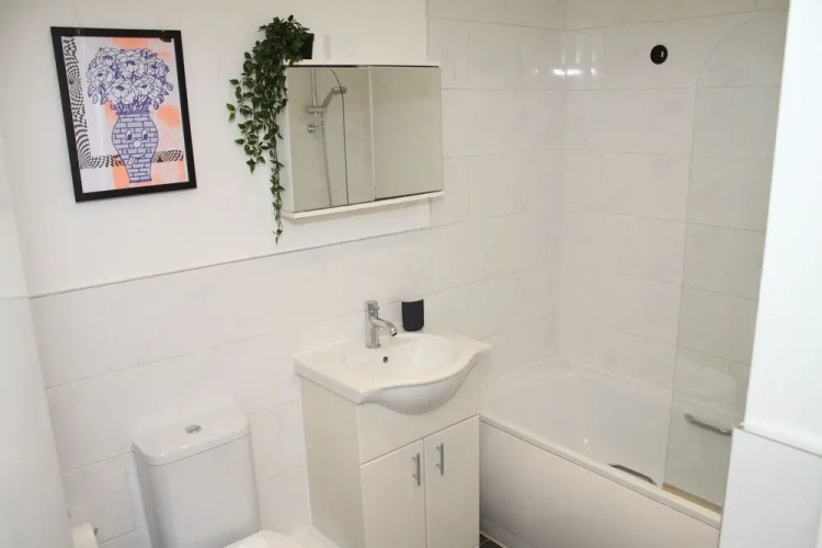 3 Beds 2 Baths Oxford Circus