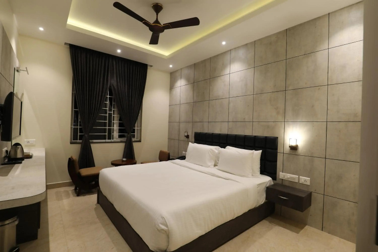 Mayuraa Residency