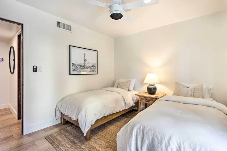 2 Bedrooms Apartment