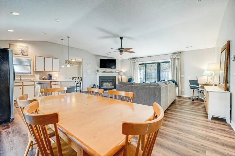Northeast Wilmington Home ~ 5 Mi to Beach!