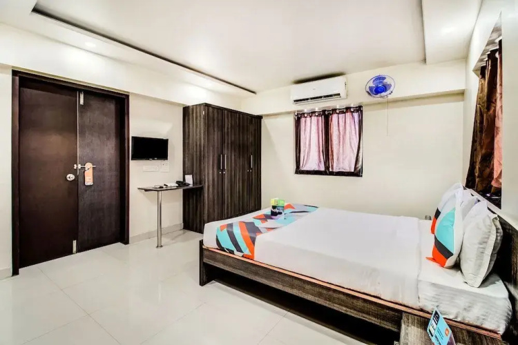 FabHotel Royal Inn