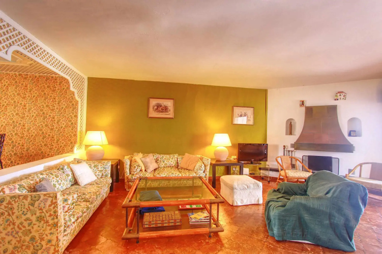 1079 - Frontline Puerto Banus Apartment