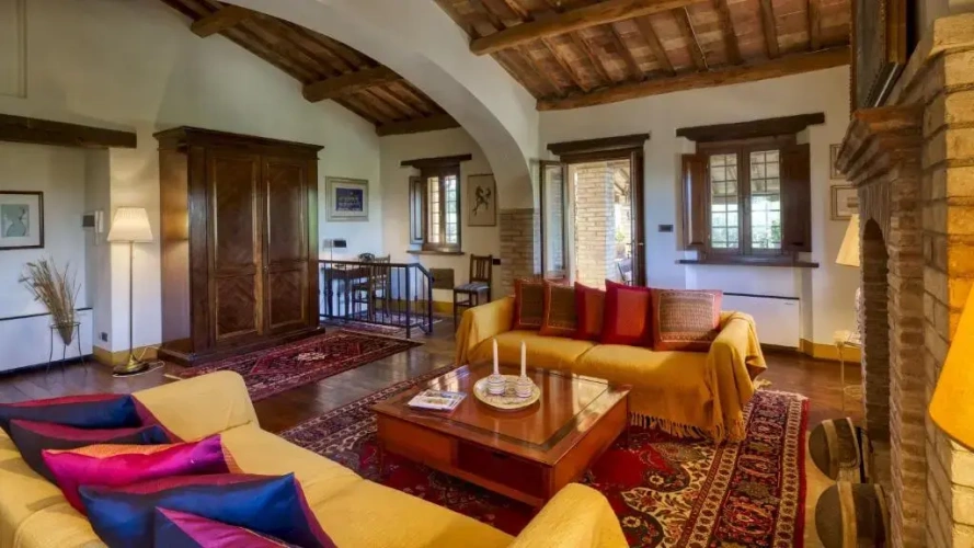 4 Bedrooms Villa