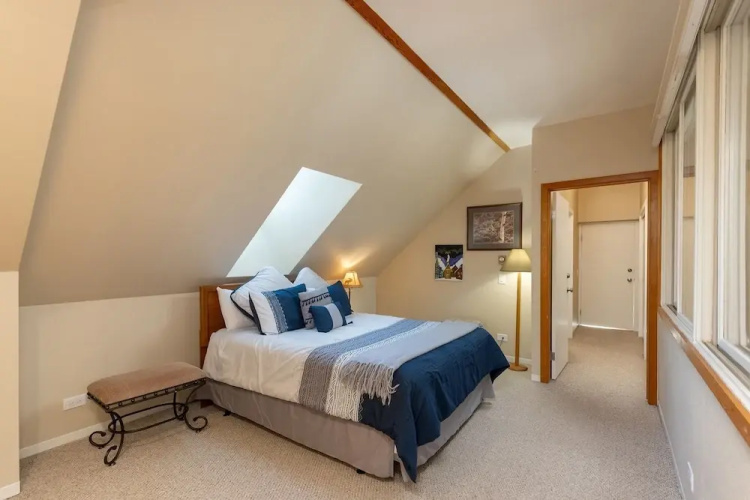 2105 The Pines 3 Bedroom Condo by RedAwning