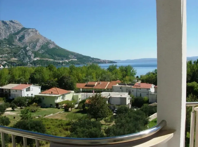 3 Bedrooms Apartment
