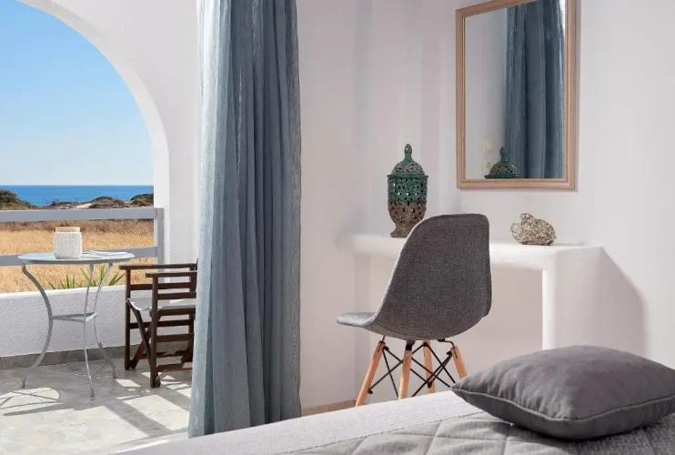 Standard Triple room with sea view