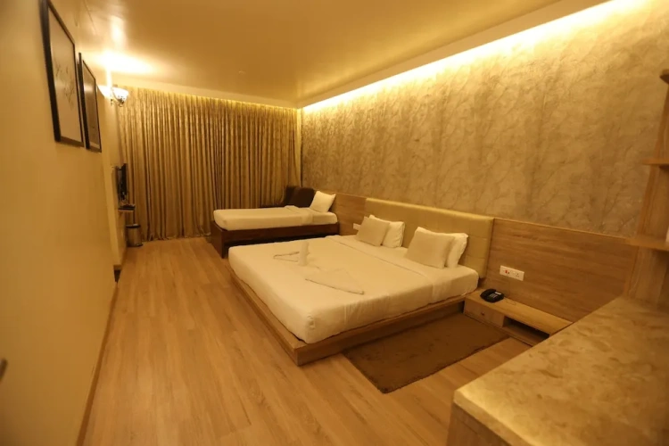 1 Bedroom Deluxe Triple room with balcony