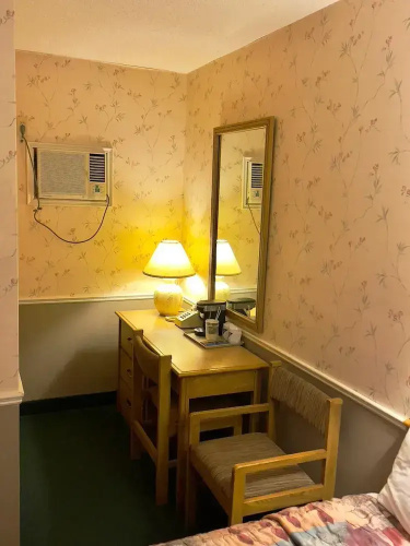 Adams Motel