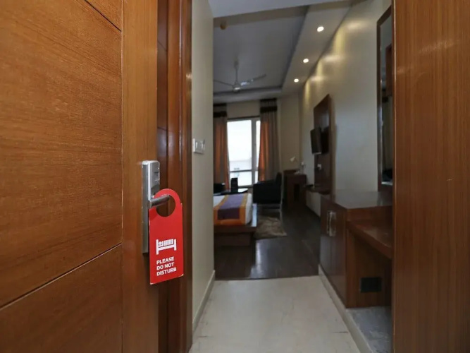 Qcent Gurgaon by Pacific Inn
