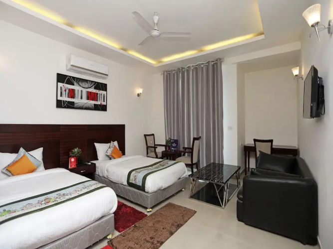 OYO 11872 Heaven Inn