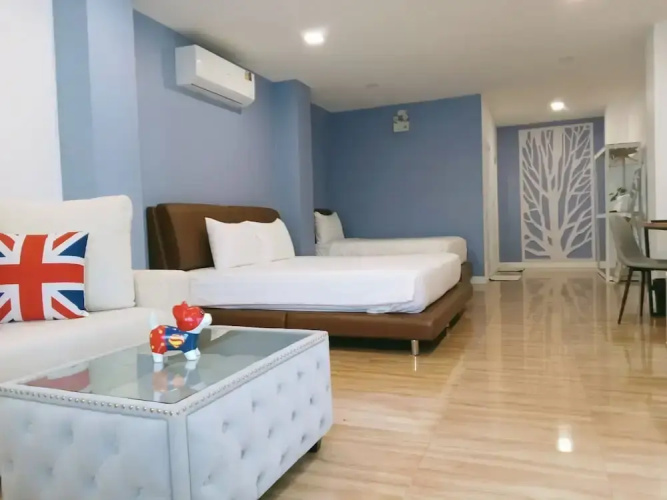 J-Boutique Hotel