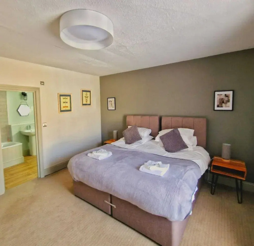 OYO The Victorian Tap B&B