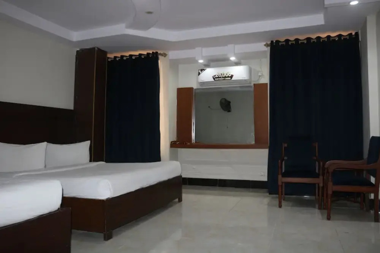 Royal Blue Hotel