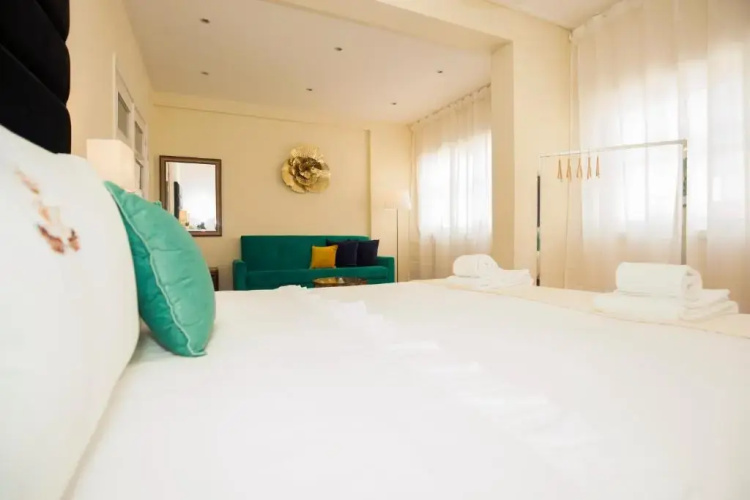 ML Apartments Charming Rooms