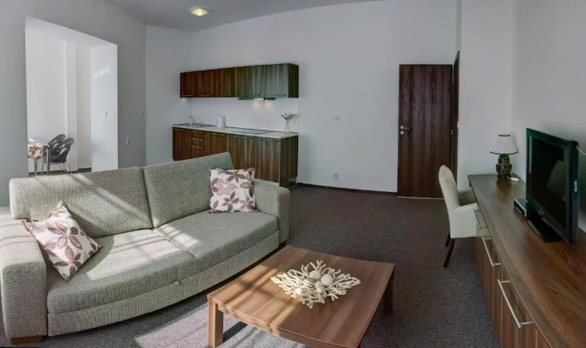 2 Bedrooms Apartment