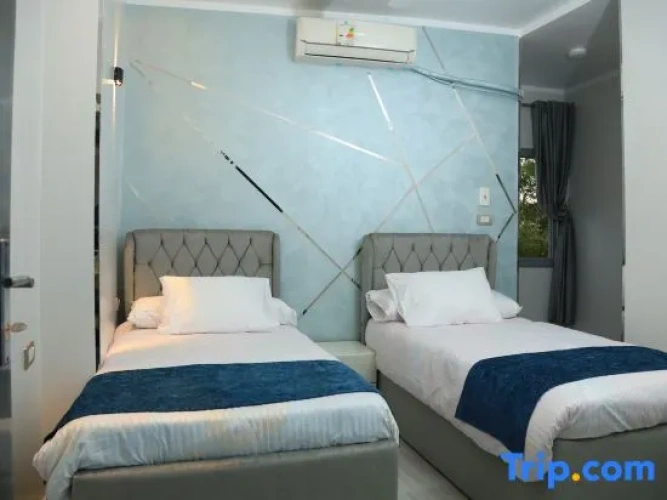 Standard Twin room with river view